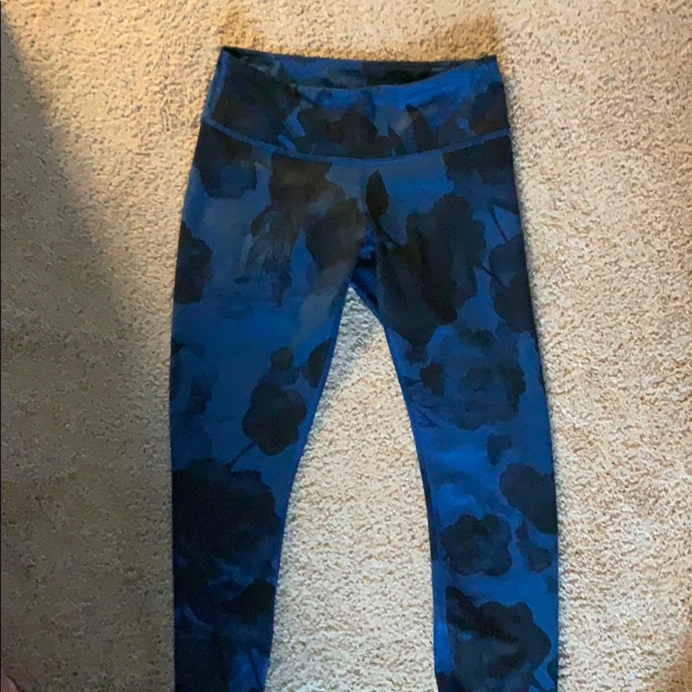 blue and black lulu lemon leggings